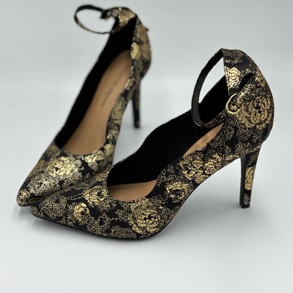 GOLD GUILT Heels!